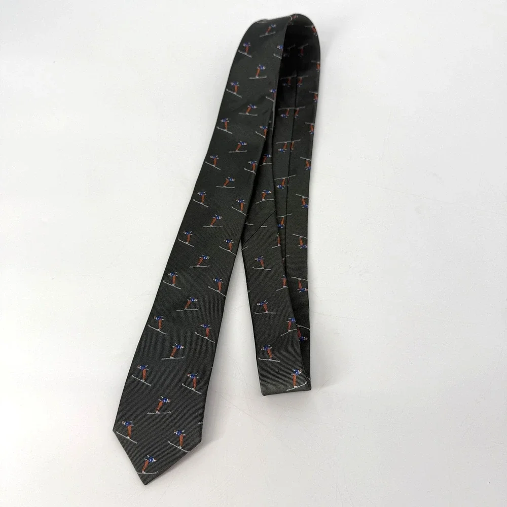 Banana Republic Tie Necktie Mens  Green 100% Silk Snow‎ Skier Print Novelty